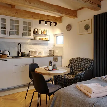 W Zabytkowej Kamienicy 아파트 그디니아