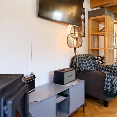 Apartment W Zabytkowej Kamienicy